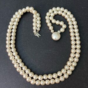 Vintage Japan faux pearl necklace